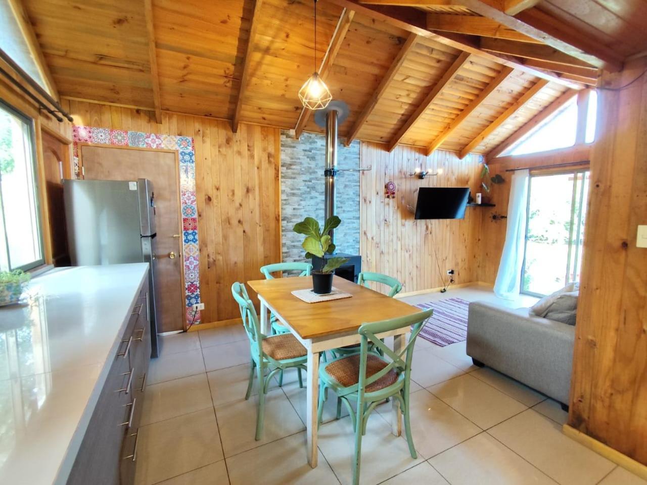 Cabanas Ayalen Con Vista Al Lago Pucón Pokoj fotografie