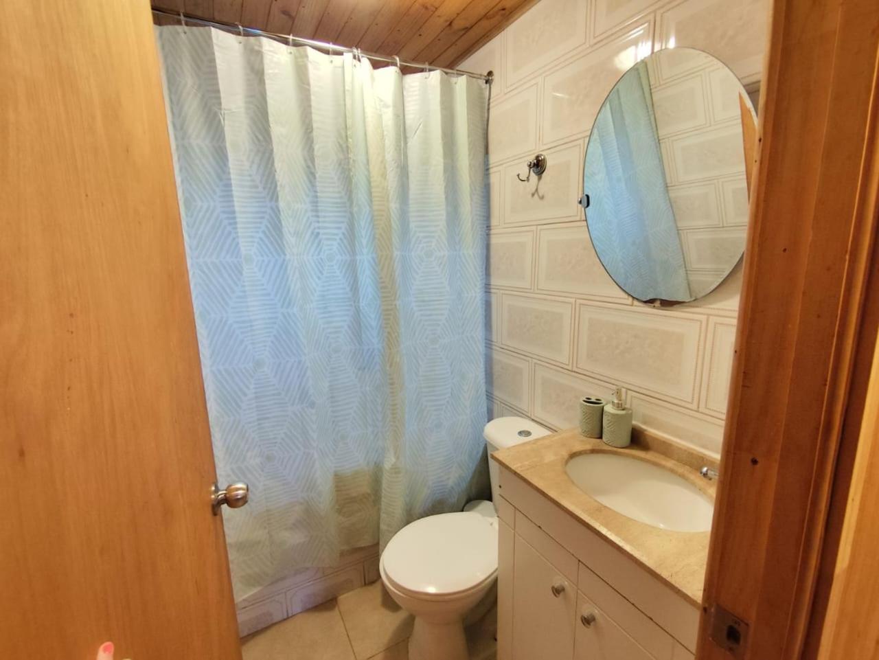 Cabanas Ayalen Con Vista Al Lago Pucón Pokoj fotografie